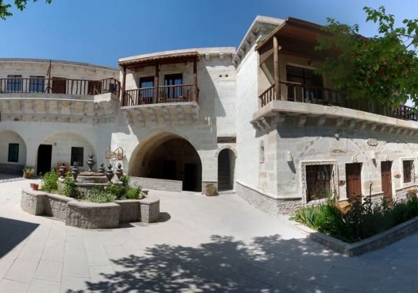 Holiday Cave Hotel