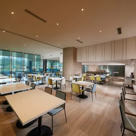 Center International Hotel