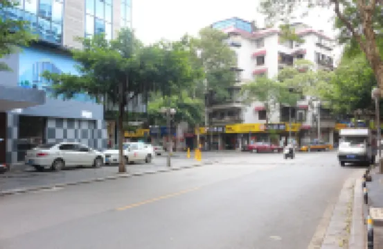 Zhaohuaxisu Hotel(Guilin Central Square Two Rivers and Four Lakes Store)