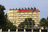 Home Inn (Qingdao Long-distance Bus Terminal Hangzhou Road) Hotel dekat Qingdao Port No.8 Marina