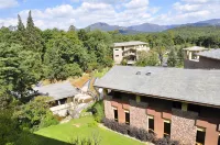 진팡 핫 스프링 반산 호텔 쿤밍 간부 요양원-실내 온수 수영장 주변 호텔