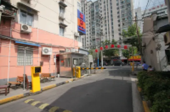 Stars 99 Hotel (Shanghai Railway Station No. 2 branch)