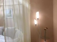 昆明绿萝主题酒店 - 浪漫黄色空调圆床房