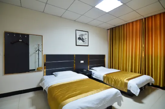 Mengzhou Dongsheng Hotel