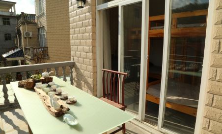 Suitetrails - Unknown Pottery Hotel
