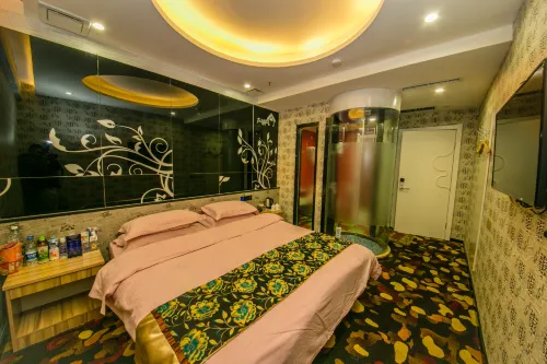 Weishi Zuolin Youshe Fashion Themed Hotel