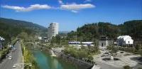 Guidong Hongyun Business Hotel
