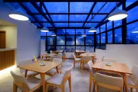 Kumquat Hotel