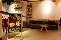 11 International Youth Hostel