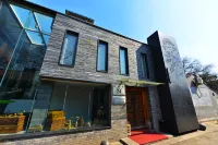 Beijing Shichahai Shadow Art Performance Courtyard Hotels in Houhai Area