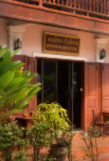 Pakhongthong Villa Hoteles cerca de Wat Mai