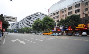 Ruijing Hotel (Dongguan Qifeng Park Subway Station)