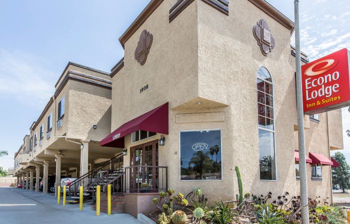 Econo Lodge Inn & Suites Fallbrook Downtown