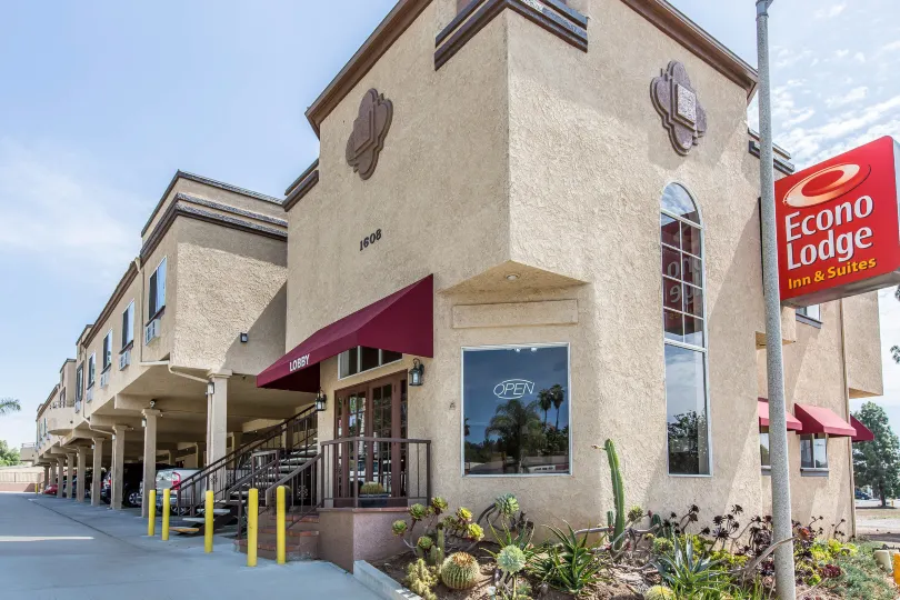 Econo Lodge Inn & Suites Fallbrook Downtown