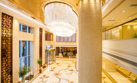 Grand Garden Hotel - Housity