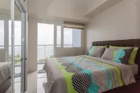 Blowing in the Wind - Lake View Apartments