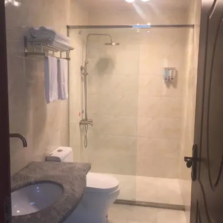 Yajiang Zhangyu Business Hotel