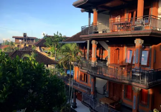 Sayong House Отели рядом с достопримечательностью «Убудский дворец»