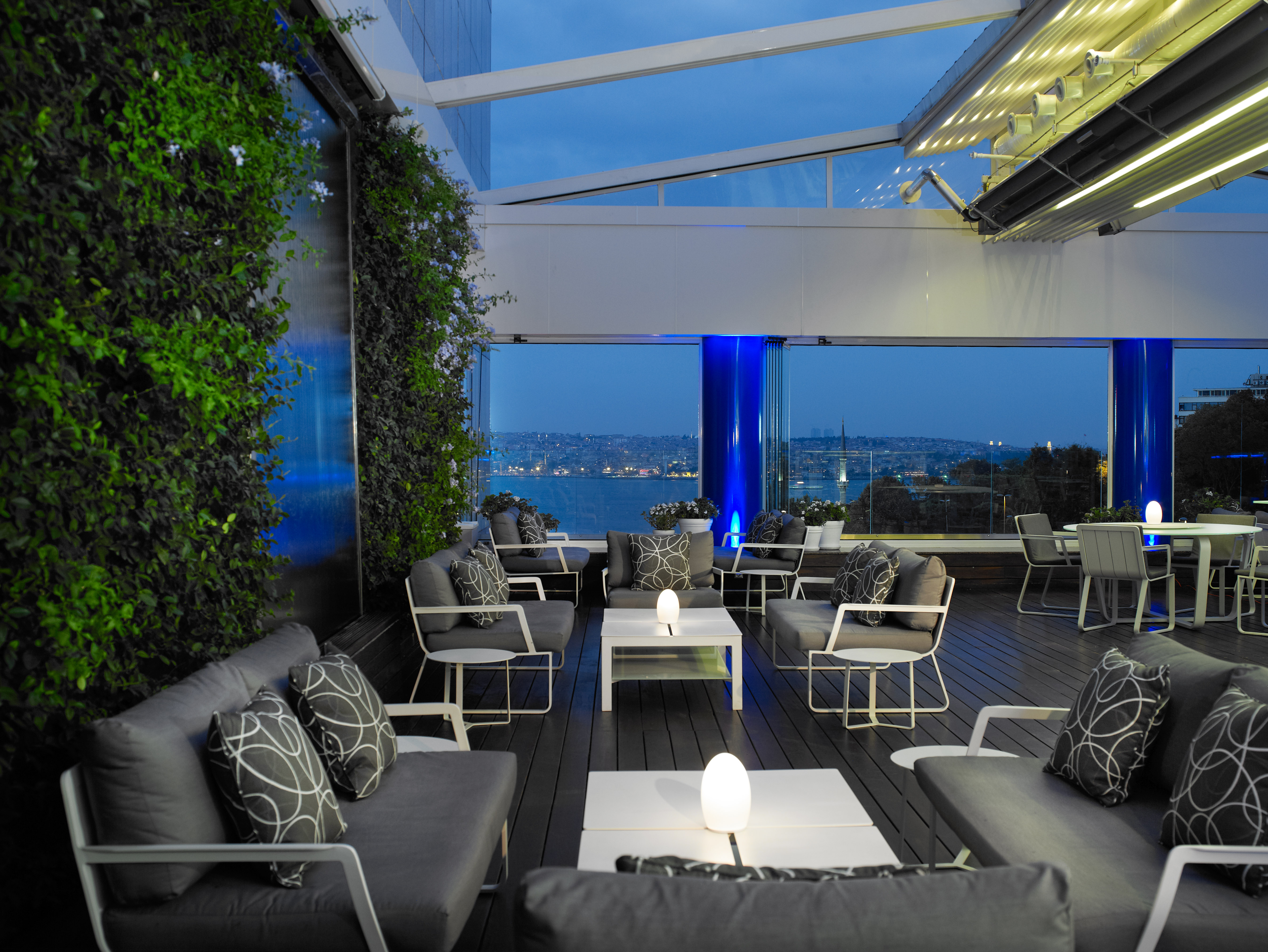 The Ritz-Carlton, Istanbul (The Ritz-Carlton, Istanbul at The Bosphorus)