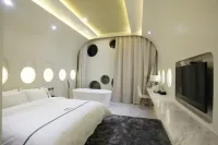 Guangyuan Riverside No.1 Theme Hotel Hotels in Dongba
