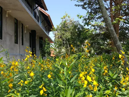 Tropicana Lanta Resort Отели рядом с достопримечательностью «Thung Yee Pheng Mangrove Forest»