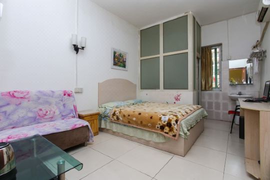 孟山北路路大华步行街西头南20米显示地图 淮北红豆宾馆二部舒适干净