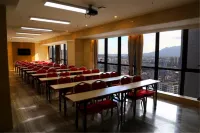 Mizparton Hotel (Enping Jinsha Square) Hotels in Enping