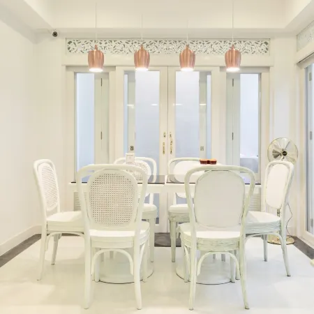 Noursabah Boutique Bed Bangkok Отели рядом с достопримечательностью «Станция надземного метро Phaya Thai»