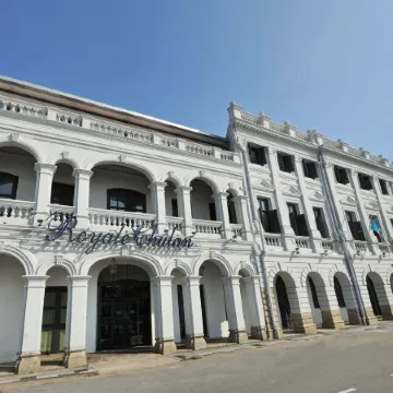 Royale Chulan Penang Отели рядом с достопримечательностью «Рыбацкая деревня Chew's Jetty»