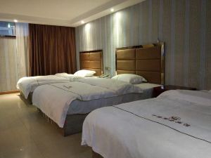 Linquan Qianxi Business Hotel