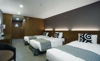 Insadong Crown Hotel