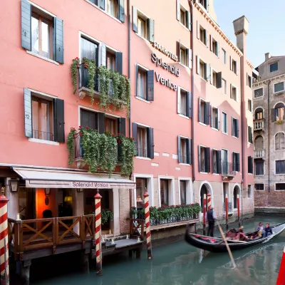 Splendid Venice - Starhotels Collezione Отели рядом с достопримечательностью «Венецианский Арсенал»