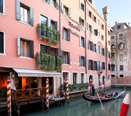 Splendid Venice - Starhotels Collezione Отели рядом с достопримечательностью «Виа Гарибальди»