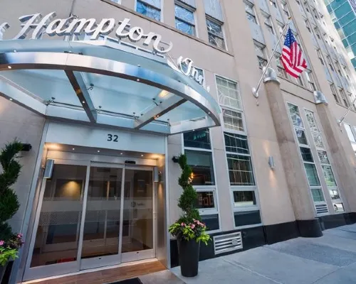 Hampton Inn Manhattan/Downtown-Financal District Các khách sạn gần Trung tâm mua sắm Century 21