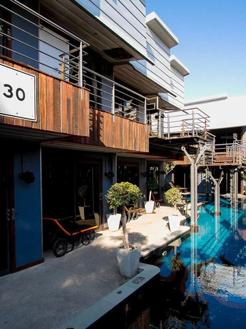 รูปภาพของนิคกี้ แฮนเดิลบาร์