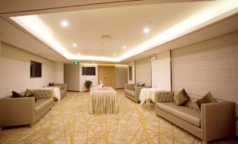 Jiulong International Hotel (Wuhan Yellow Crane TowerRailway Station)