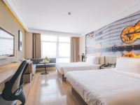 上海国际旅游度假区秀沿路亚朵酒店 - 几木双床房