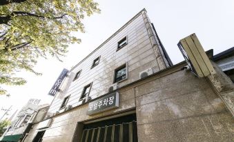 Dapsimni Hotel Grim