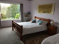 English Cherry Tree Manor 타마허 호텔