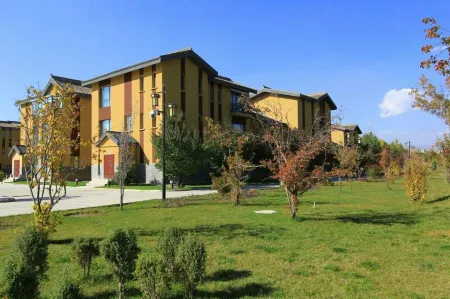 Huzhu Rainbow Tribe Resort Hotel