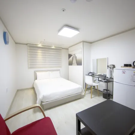 Inn the City Business Hotel Отели рядом с достопримечательностью «Ресторан Sushi Koji»