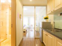 万佳酒店公寓(上海松江万达广场店) - 豪华大床房