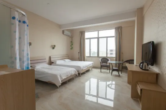 Lipu Home Bay Resort