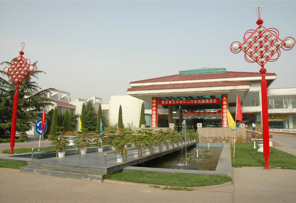 Royal Hotel