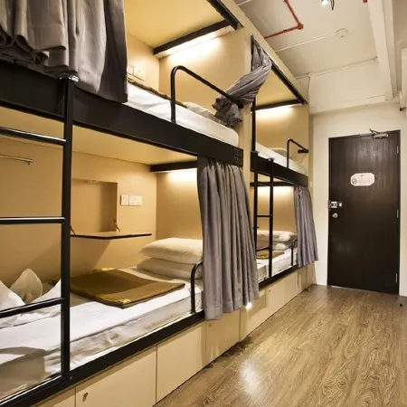 7 Wonders Hostel @ Jalan Besar Отели рядом с достопримечательностью «Торговый центр Mustafa»