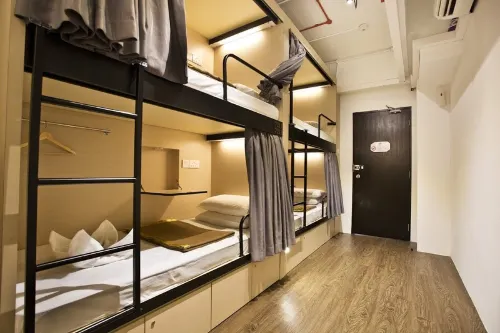 7 Wonders Hostel @ Jalan Besar