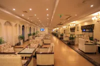 Youjia Traders Hotel (Pengzhou Mengyang)