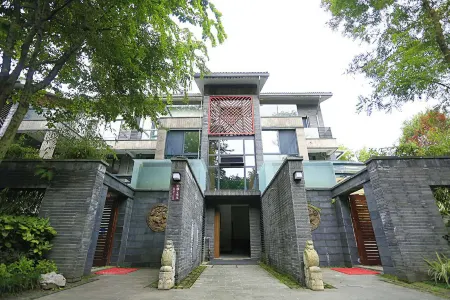 Shangshanqi Wuyun Holiday Villa Отели рядом с достопримечательностью «Baiyun Wanfo Cave»