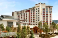 Shangri-La Resort Hotels near Zhongxin zhen gong tang