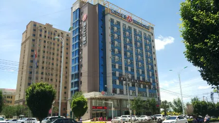 Jinjiang Inn Select (Changji Administrative Center) Отели в г. Чанцзи